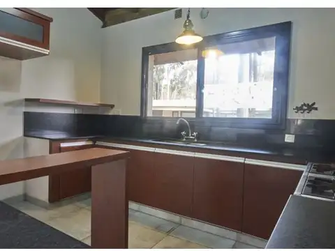VENTA CASA EN BOSQUE CON CALETA. PUERTO PARAISO