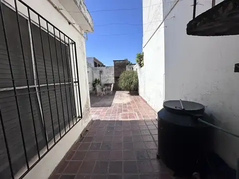 3 de Febrero N° al 300