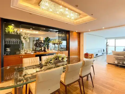 Apartamento en venta 5 dormitorios c/cochera en Punta Carretas