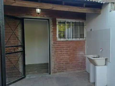 Depto Tipo Casa Monoambiente con 1 baño