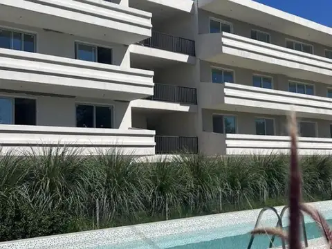Dpto 3 amb en venta en Pilar c/balcón terraza