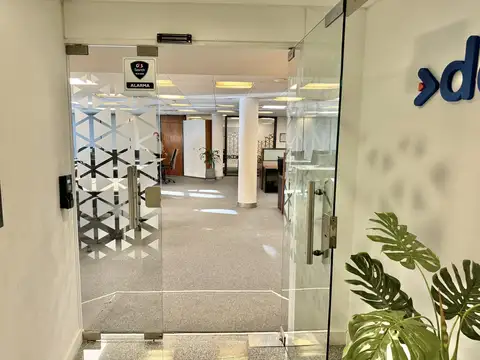 Oficina Monoambiente con 4 baños