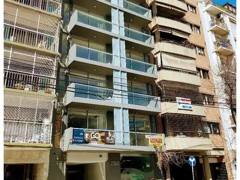 Exc y amplio amb en edificio con SUM y terraza c/parrilla