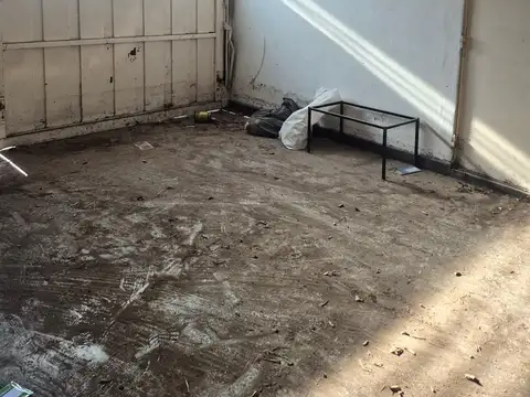 Casa 6 ambientes con 2 baños