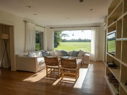 Casa en Alquiler de 4 dormitorios