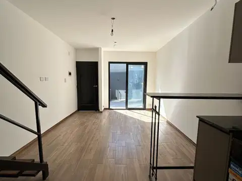 Depto Tipo Casa 3 ambientes con 1 baño