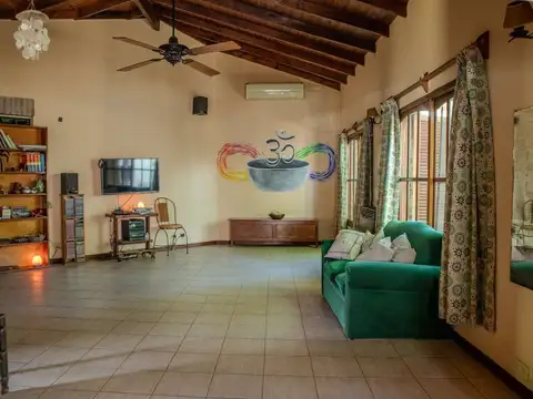 Venta Casa en amplio lote General Pacheco