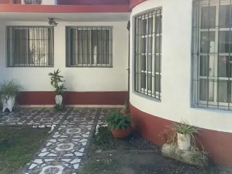 Casa en venta en Burzaco
