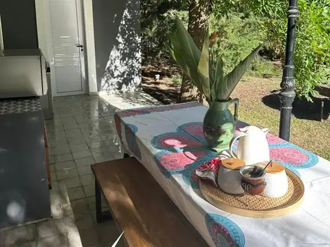 Casa 5 ambientes con 1 baño