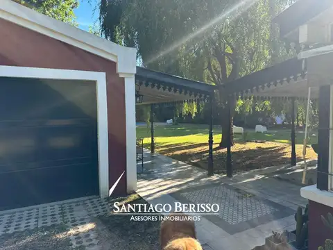 Casa en Venta con 2 cocheras