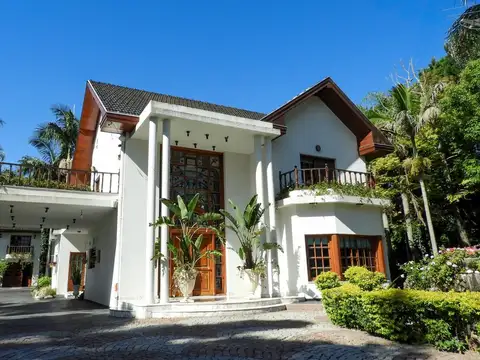 Casa 7 ambientes con 3 baños