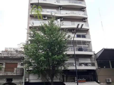 Avenida Directorio 1200