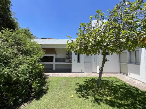 ¡Alquiler! Amplia Casa en Villa Belgrano ¡Ideal para uso Residencial o Comercial!