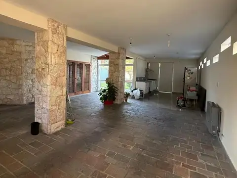 ¡Alquiler! Amplia Casa en Villa Belgrano ¡Ideal para uso Residencial o Comercial!