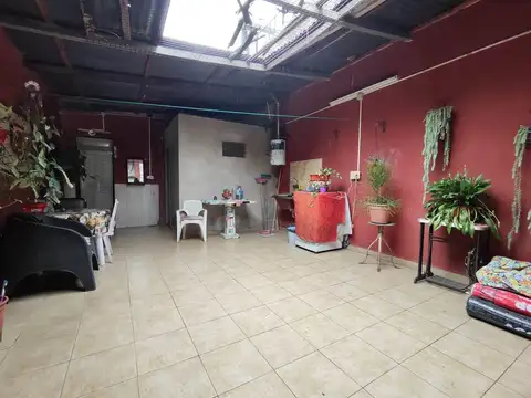 Casa 2 ambientes con 1 baño
