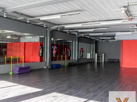Oficina en venta - 5 Ambientes 2 Baños - Cocheras - 951Mts2 - Parque Patricios