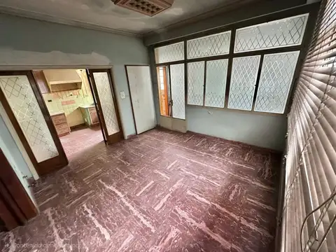 VENTA CASA 4 AMBIENTES WILDE GARAGE PATIO