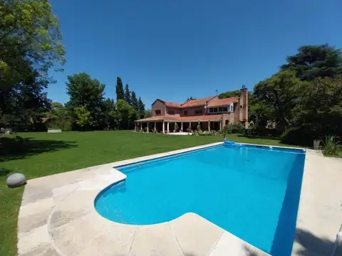 Casa 5 ambientes con 3 baños