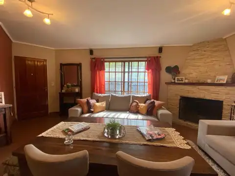 CASA 5 AMBIENTES VENTA ITUZAINGO