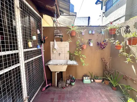 Depto Tipo Casa 2 ambientes con 1 baño