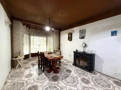 Casa 5 ambientes con 1 baño
