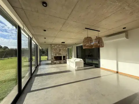 Casa en Alquiler de 4 dormitorios