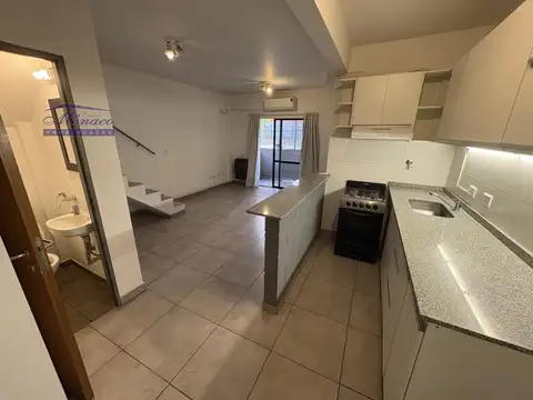 HERMOSO PH 2 AMB. EN DUPLEX AL FRENTE CON 2 BALCONES
