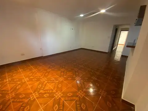EN VENTA AMPLIA CASA EN MARÍA IGNACIA VELA
