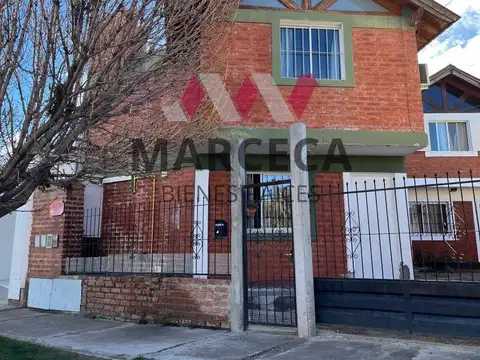 VENTA DUPLEX DOS DORMITORIOS CON ESPACIO GUARDA COCHE EN BARRIO CUMELEN