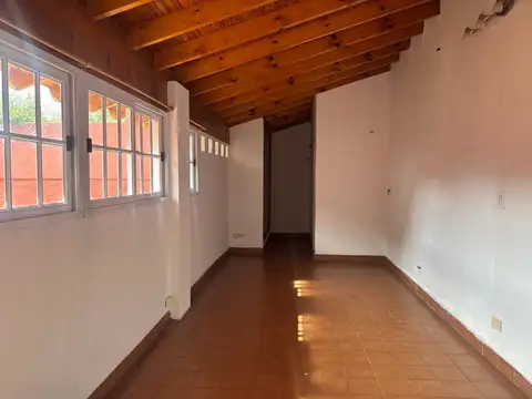 Depto Tipo Casa 5 ambientes con 2 baños