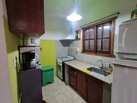 Casa 6 ambientes con 2 baños