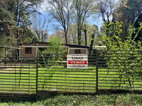 2 casas a ½ cuadra del río