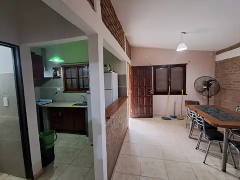 Casa en Venta con 2 cocheras