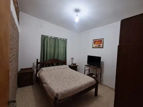 2 casas a ½ cuadra del río