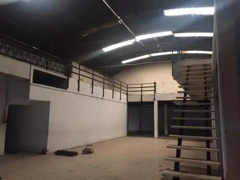 Galpon en Alquiler en Lanús Oeste, $ 2.500.000