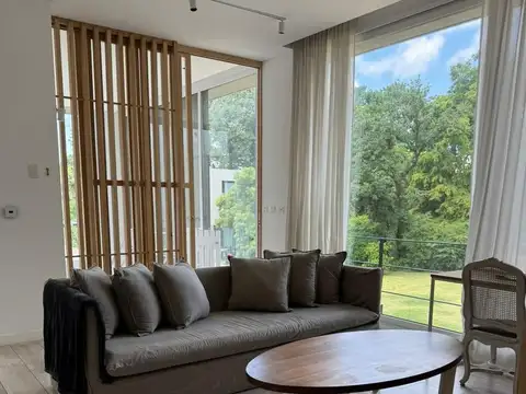 Casa en Alquiler Temporal con 1 cochera