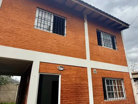 Depto Tipo Casa en Alquiler de 3 ambientes