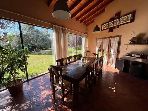 Casa en Venta con 3 cocheras