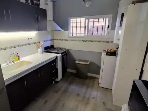 Depto Tipo Casa en Venta con 1 cocheras