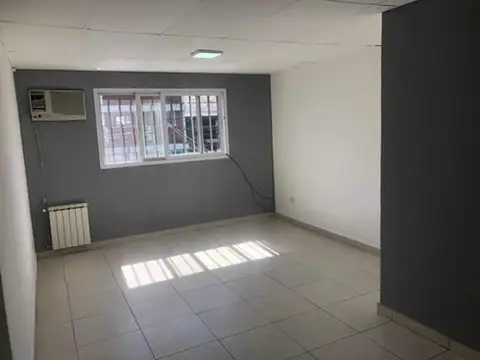 Casa 7 ambientes con 1 baño