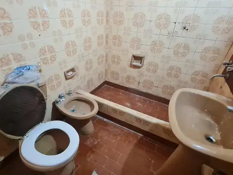 Casa en Venta con 5 cocheras