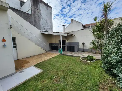 Casa en Alquiler con 1 cochera