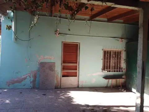 Casa 4 ambientes con 1 baño