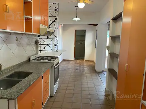 Depto Tipo Casa 4 ambientes con 2 baños