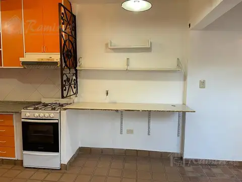 Depto Tipo Casa en Venta con 1 cocheras