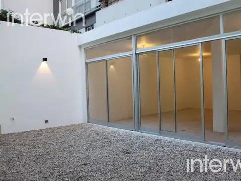 Excelente Local en Eslovenia 1900. Apto varios destinos