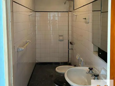 Casa en venta - 4 Dormitorios 2 Baños - 303mts2 - La Matanza