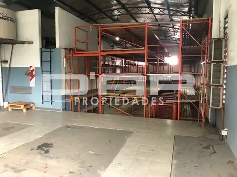 Galpon en Venta 8,66  mts Frente