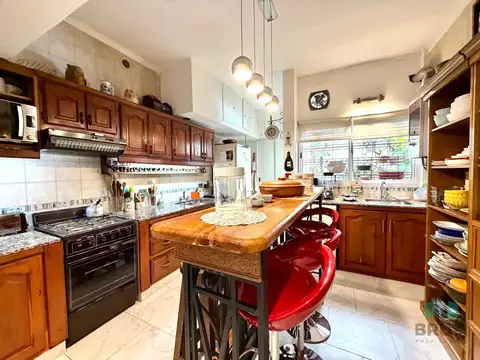 Depto Tipo Casa en Venta con 1 cocheras