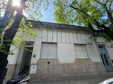 Casa calle 23 entre 30 y 32 con 3 dormitorios